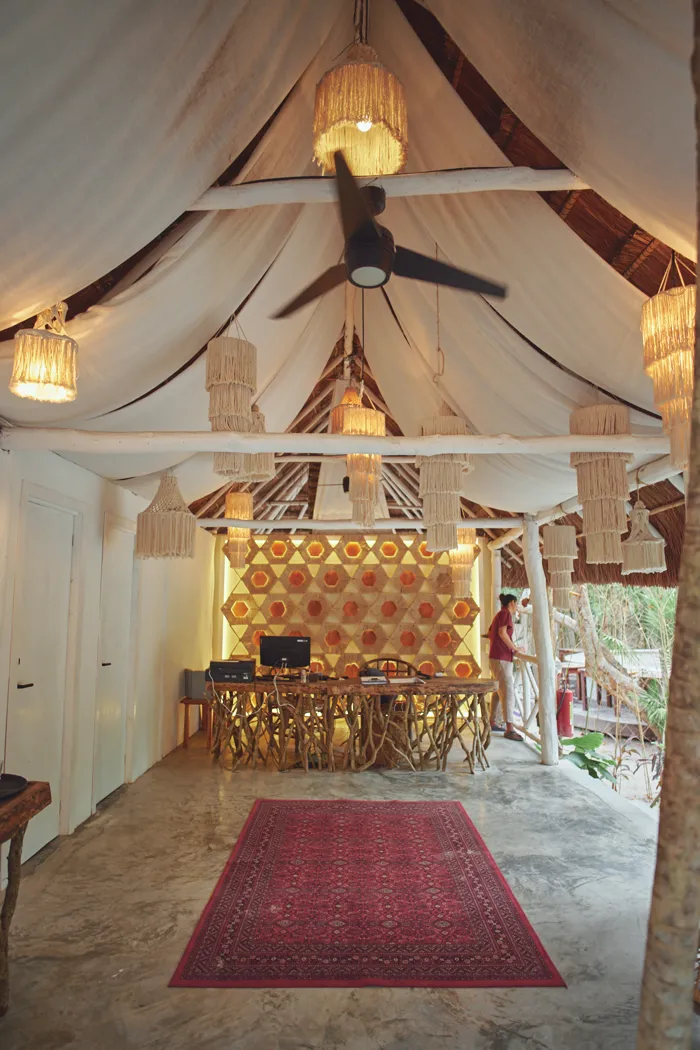 palapa lounge
